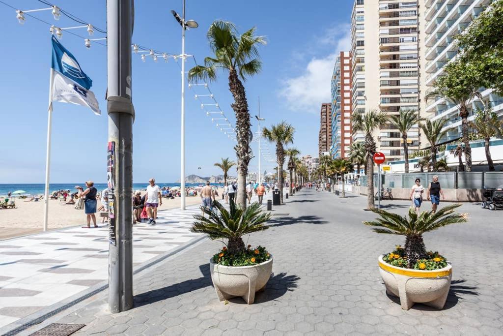 Levante Beach Front Of The Sea Estacha Benidorm Zewnętrze zdjęcie